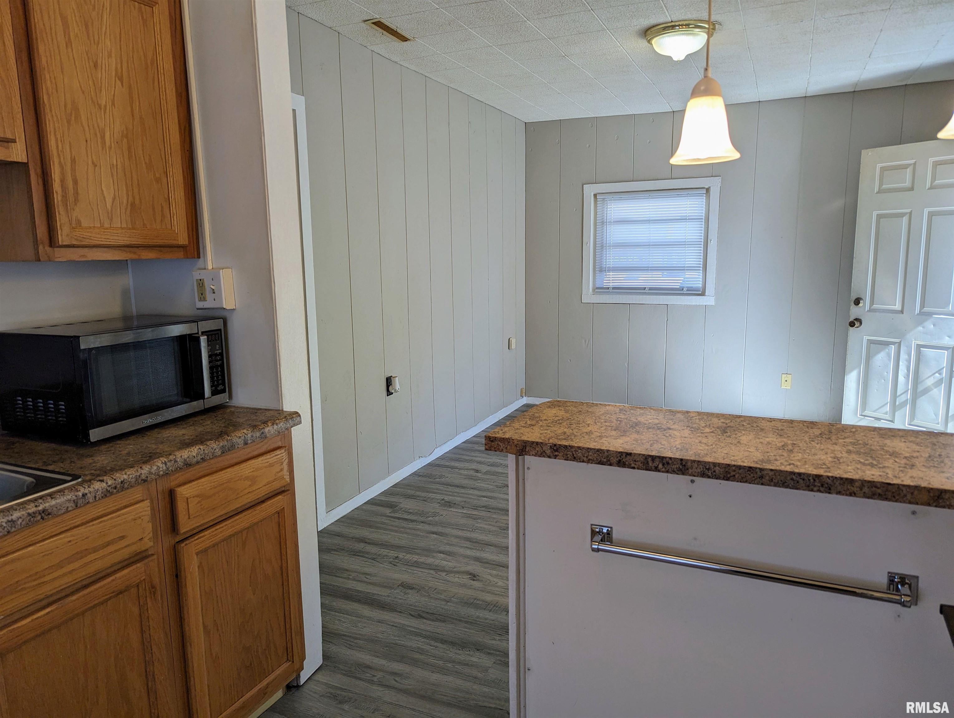 2219 South 6th Street Springfield, IL 62703 - Photo 6 of 15