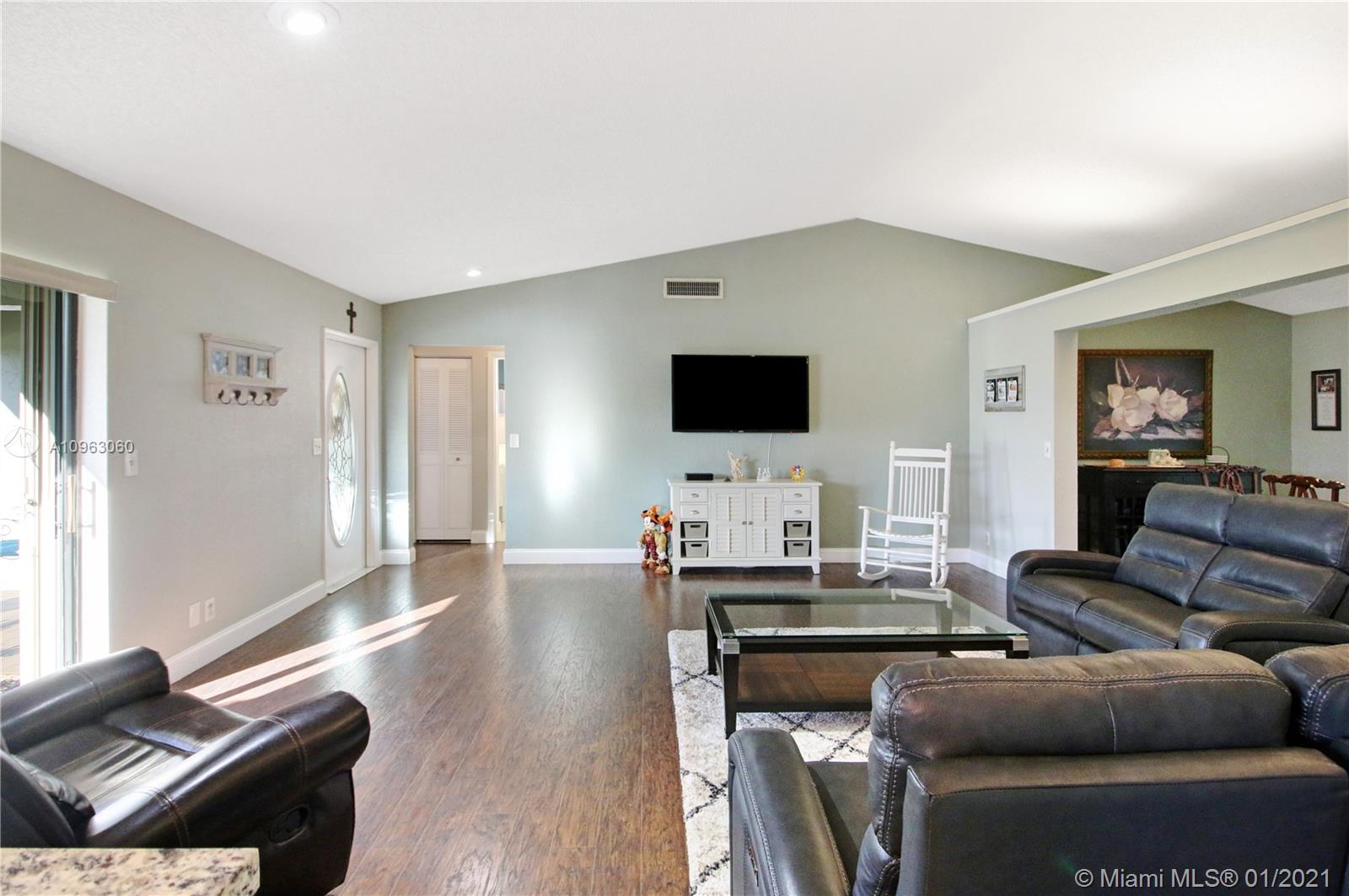 6215 Hitchin Post Way Delray Beach, FL 33484 - Photo 4 of 28