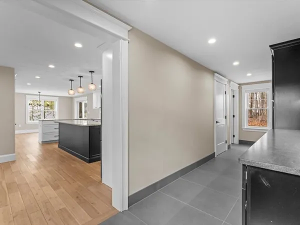 $1,075,000 | 4 Hazeltine Road, Upton, MA 01568