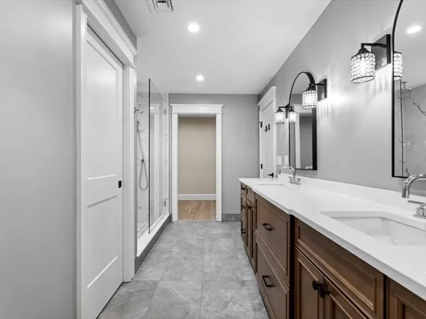 $1,075,000 | 4 Hazeltine Road, Upton, MA 01568