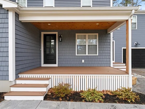$1,075,000 | 4 Hazeltine Road, Upton, MA 01568
