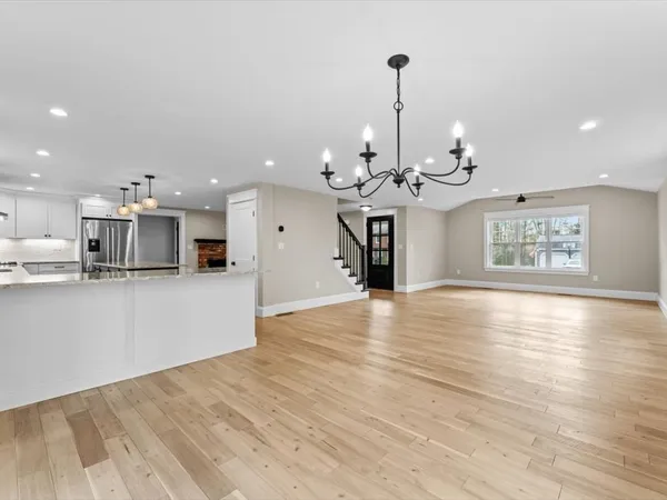 $1,075,000 | 4 Hazeltine Road, Upton, MA 01568
