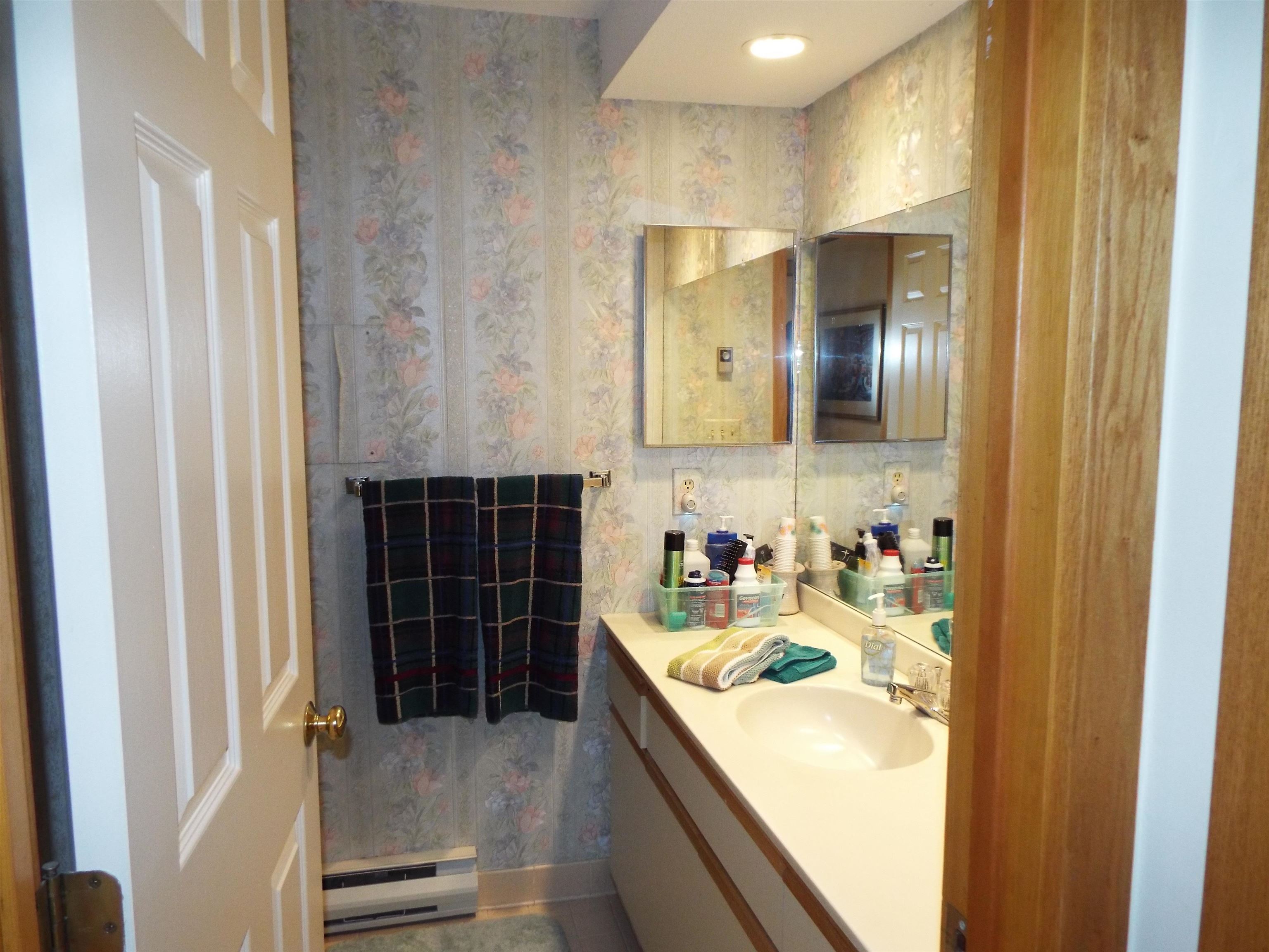 761 Murphys Road, Unit A Hartford, VT 05059 - Photo 16 of 40 Gallery Image 16