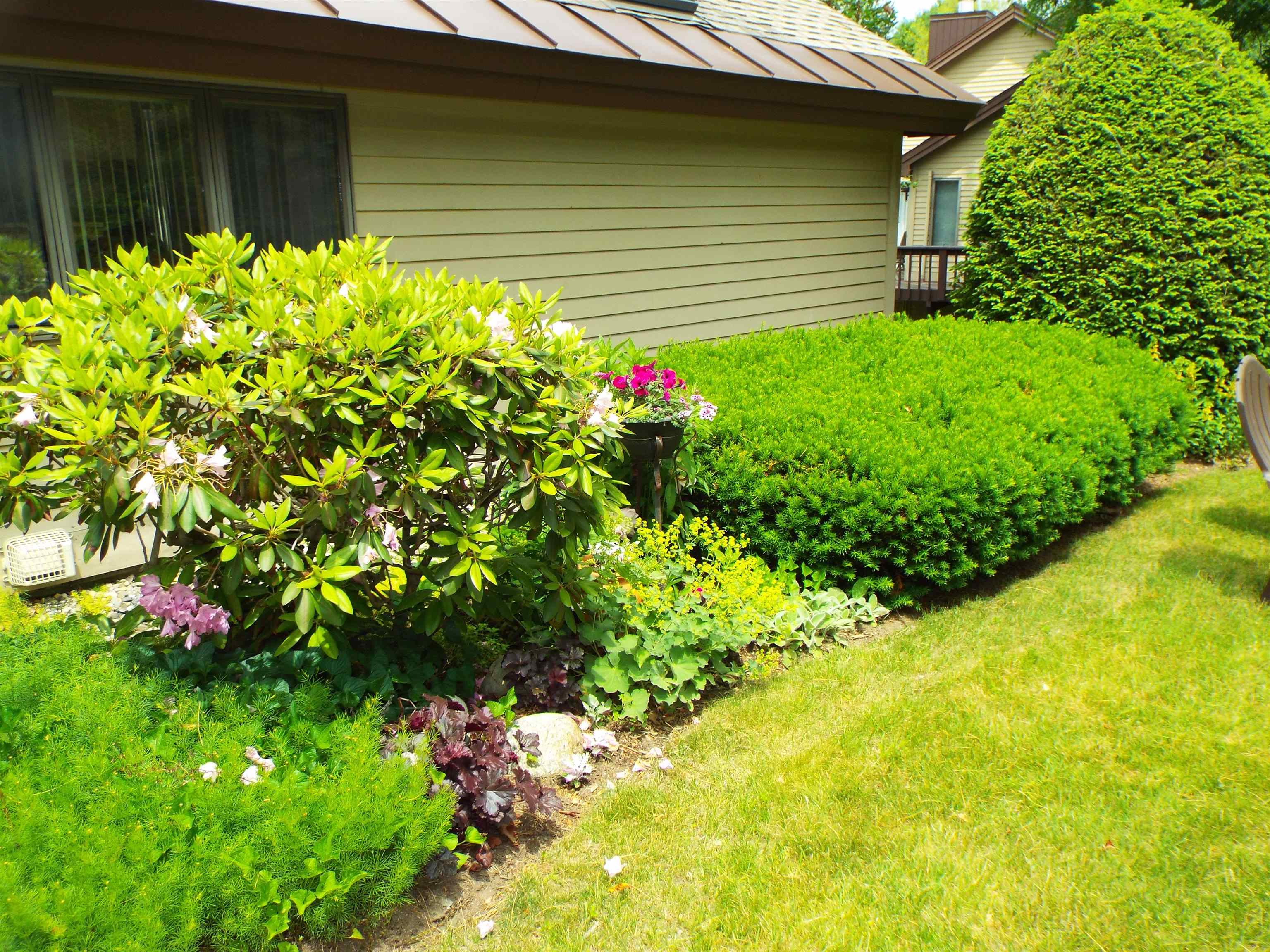 761 Murphys Road, Unit A Hartford, VT 05059 - Photo 3 of 40 Gallery Image 3
