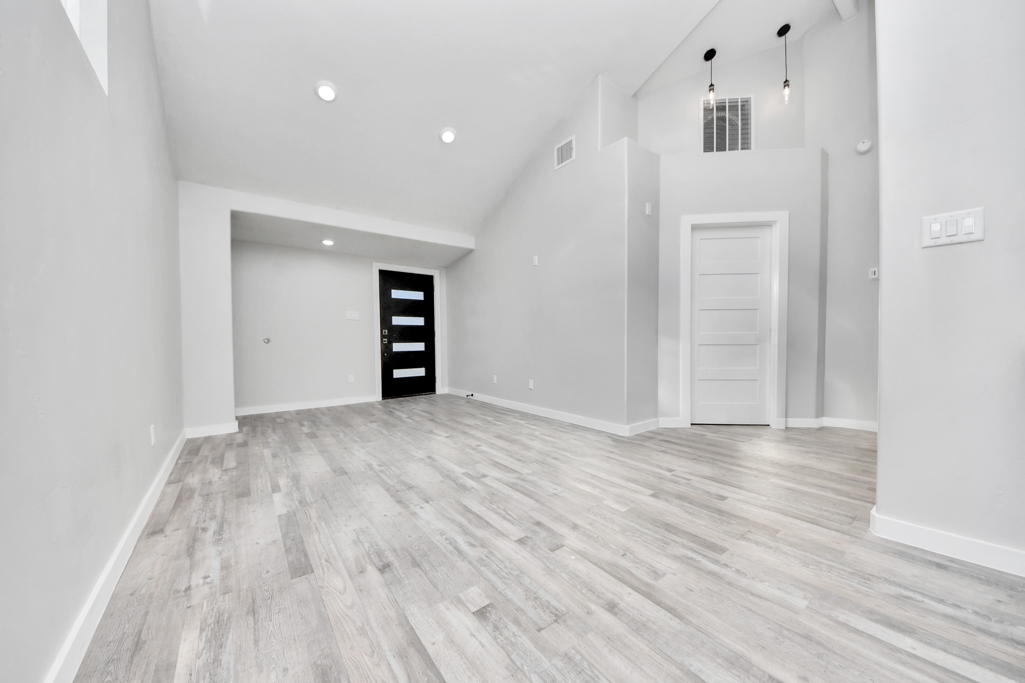 6201 Batterson Street Houston, TX 77026 - Photo 8 of 49
