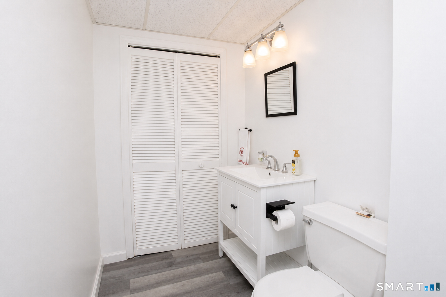 26 Rushleigh Road West Hartford, CT 06117 - Photo 29 of 40