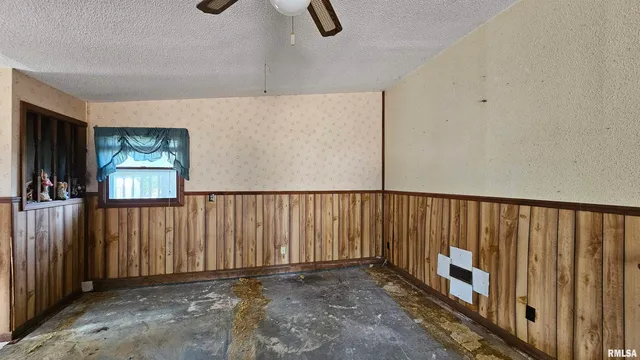 $59,500 | 518 Fife Street, Carrier Mills, IL 62917