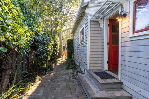 $999,300 | 712 Castillo Street, Santa Barbara, CA 93101