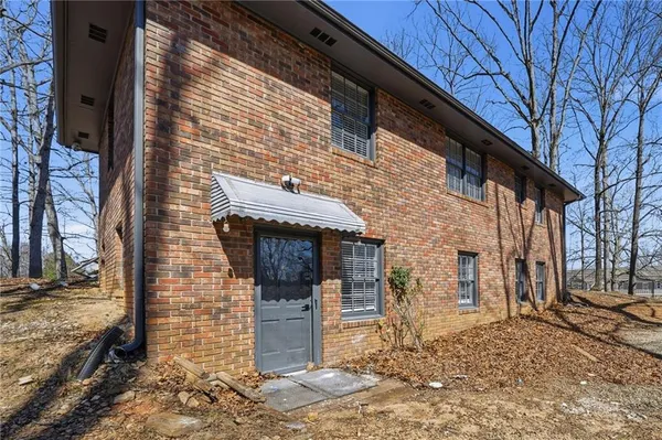 $2,800 | 1460 Hillcrest Drive, Sugar Hill, GA 30518