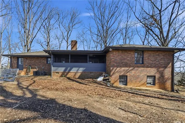 $2,800 | 1460 Hillcrest Drive, Sugar Hill, GA 30518