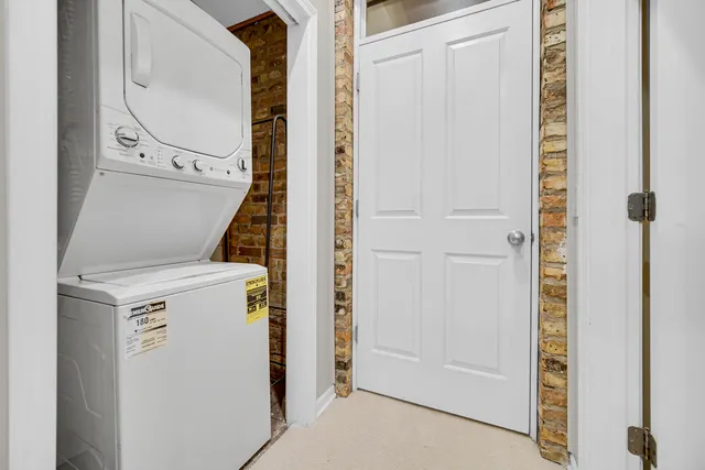 $5,500 | 1424 West Grand Avenue, Unit 2, Chicago, IL 60642