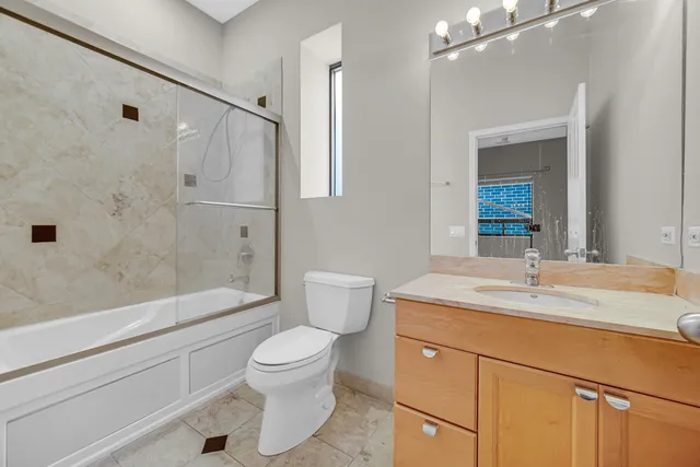 $5,500 | 1424 West Grand Avenue, Unit 2, Chicago, IL 60642