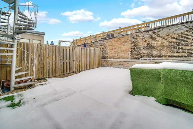 $5,500 | 1424 West Grand Avenue, Unit 2, Chicago, IL 60642