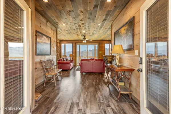 $2,650,000 | 986 Chestnut Drive, Gatlinburg, TN 37738