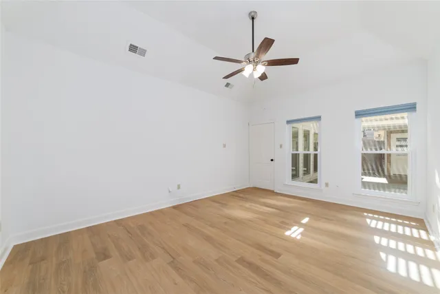 $325,000 | 6306 Castle Ln Drive, Houston, TX 77066