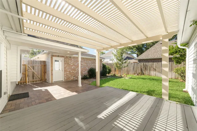 $325,000 | 6306 Castle Ln Drive, Houston, TX 77066