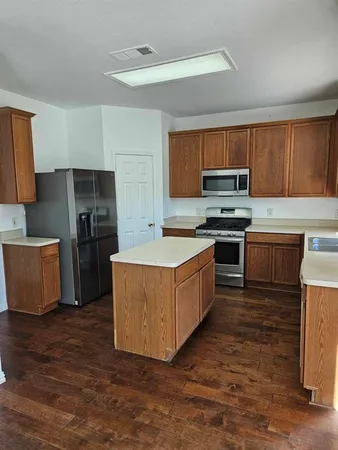 $3,000 | 2104 Royal Oak Drive, Bedford, TX 76021