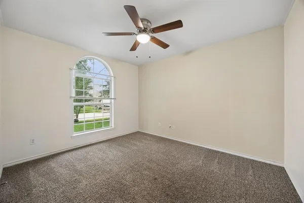 $2,200 | 209 Meadow View Lane, Anna, TX 75409