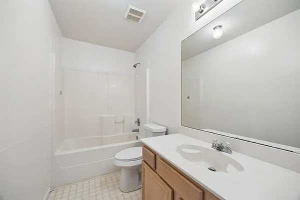 $2,200 | 209 Meadow View Lane, Anna, TX 75409