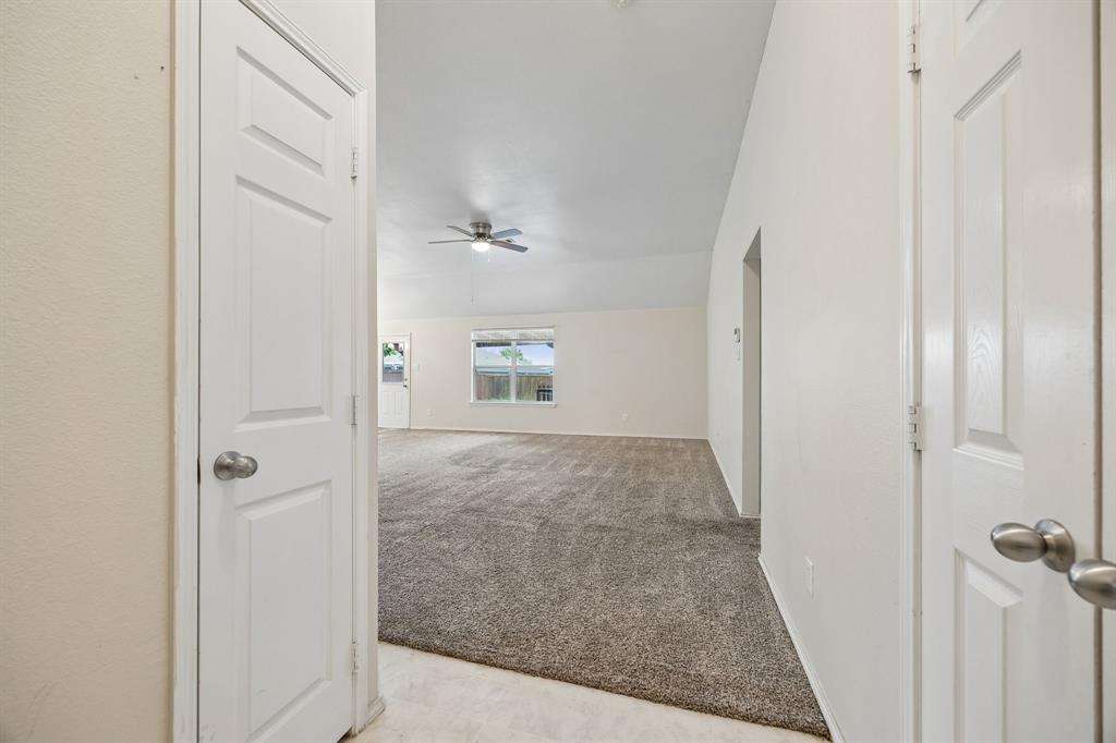 209 Meadow View Lane Anna, TX 75409 - Photo 3 of 25