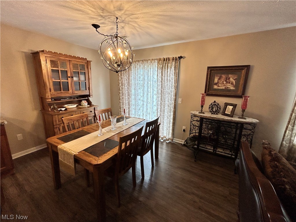 727 Wood Ridge Road Geneva, OH 44041 - Photo 15 of 31 Dining Area