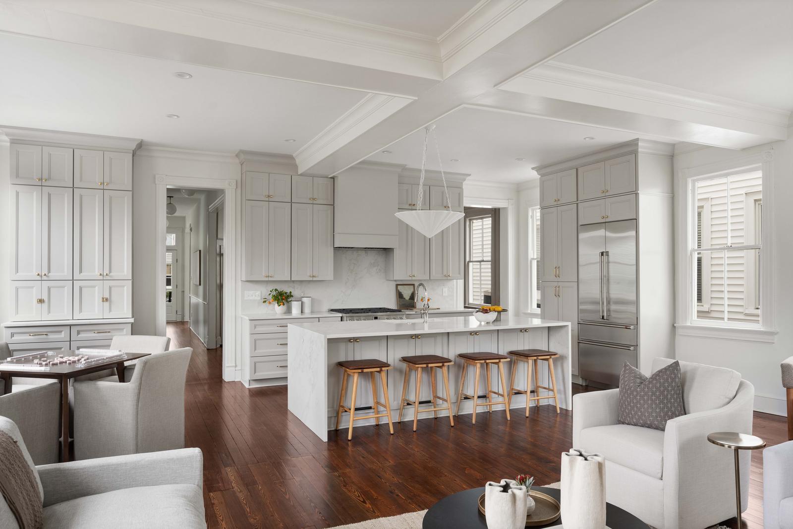 318 Sumter Street Charleston, SC 29403 - Photo 11 of 68 20