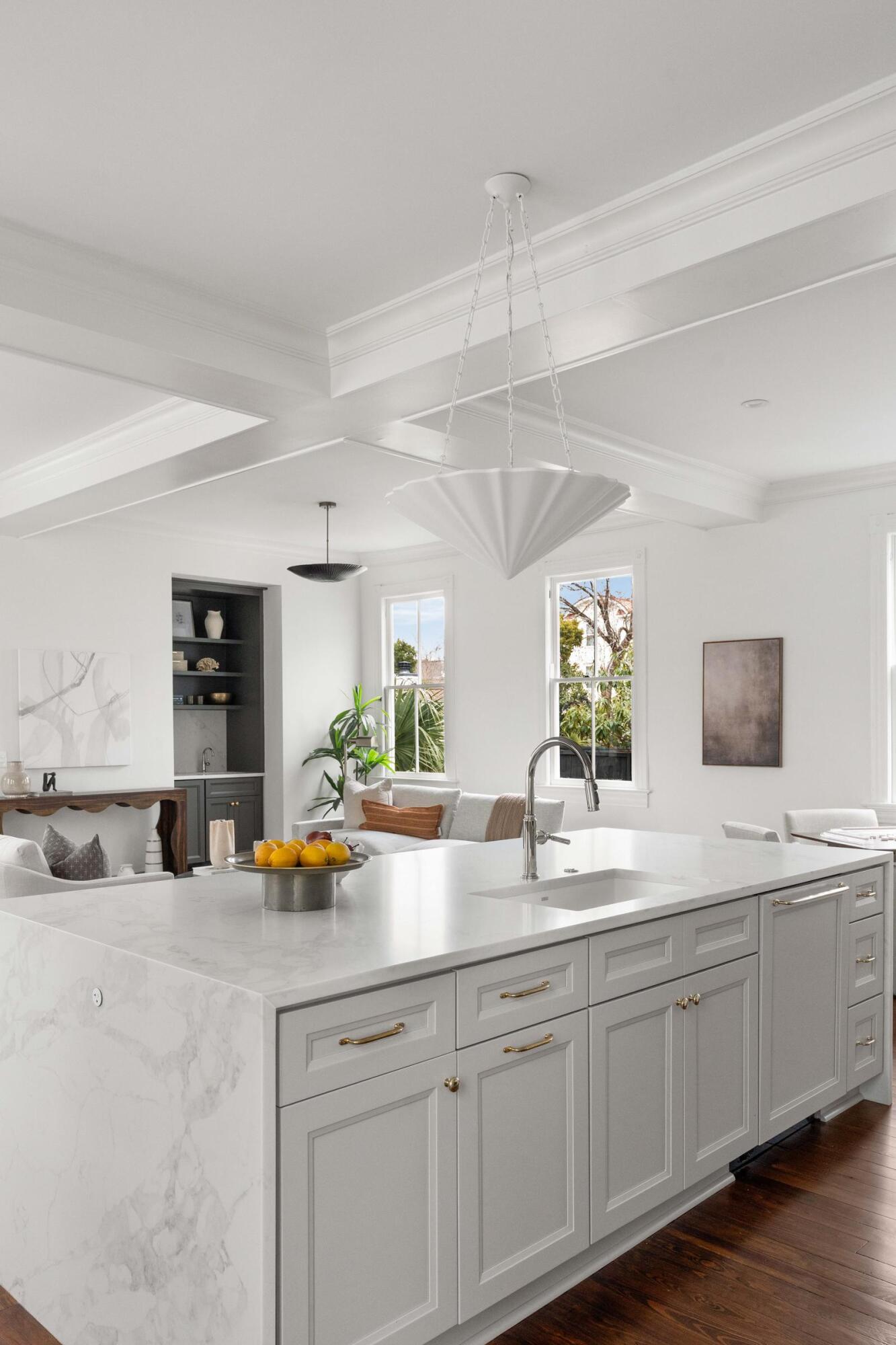 318 Sumter Street Charleston, SC 29403 - Photo 9 of 68 31