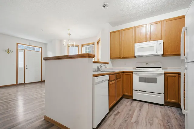 $292,000 | 15461 Frost Path, Unit 1501, Apple Valley, MN 55124