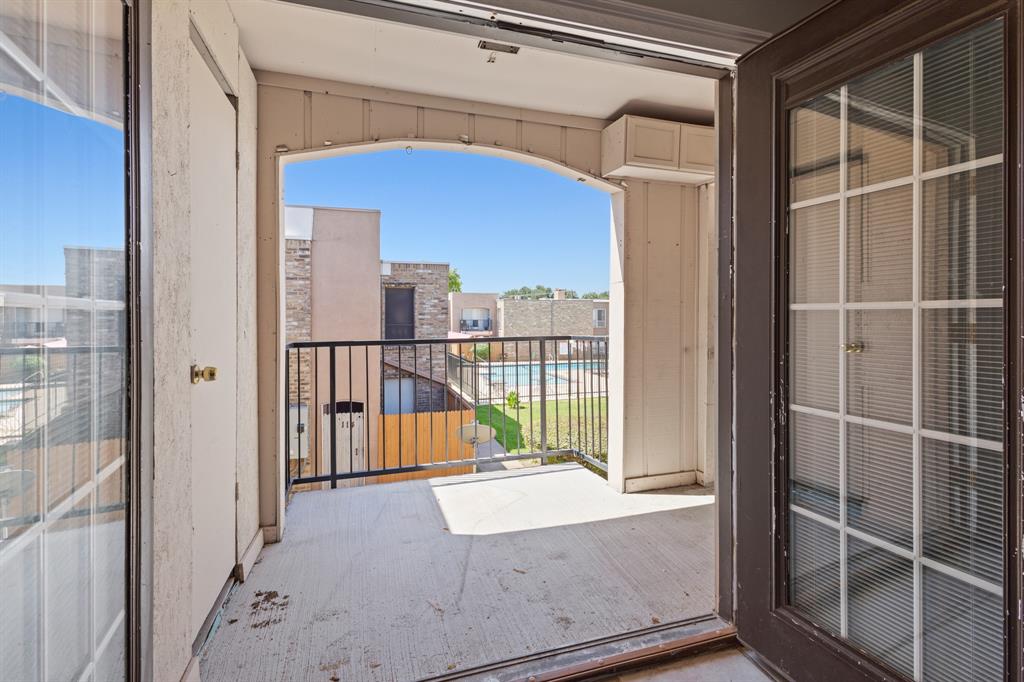 5634 Boca Raton Boulevard, Unit 209 Fort Worth, TX 76112 - Photo 12 of 24 View of balcony