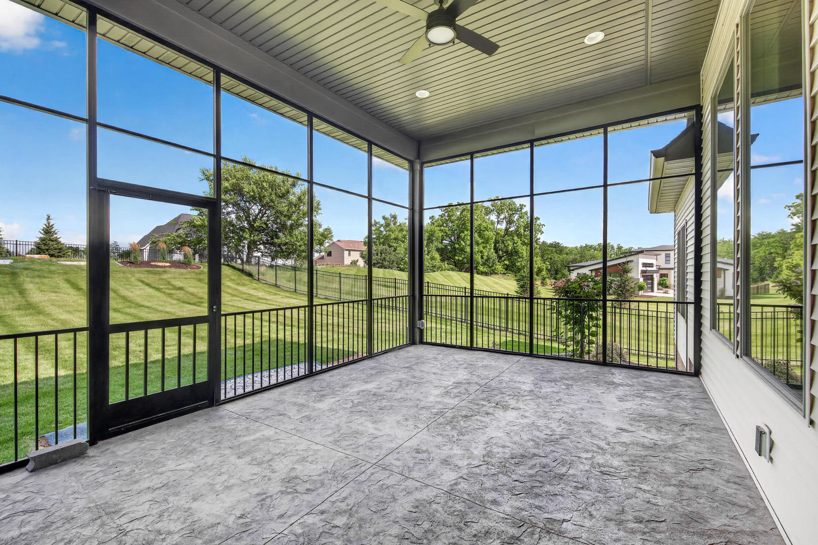 5077 Oak Rdg Court Bettendorf, IA 52722 - Photo 21 of 59