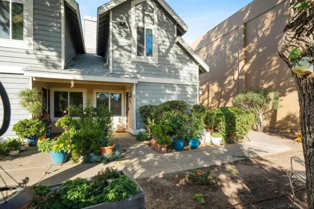 $3,250 | 13815 Johannesberg Drive, Unit 8, Poway, CA 92064