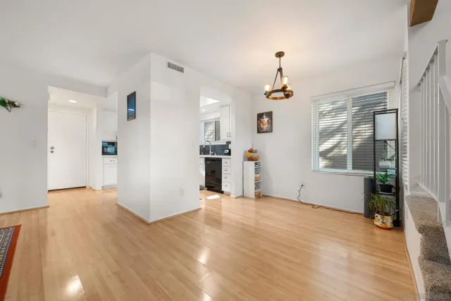 $3,250 | 13815 Johannesberg Drive, Unit 8, Poway, CA 92064