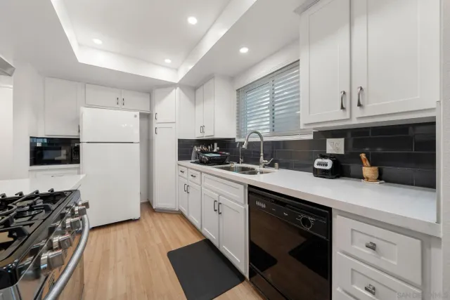 $3,250 | 13815 Johannesberg Drive, Unit 8, Poway, CA 92064