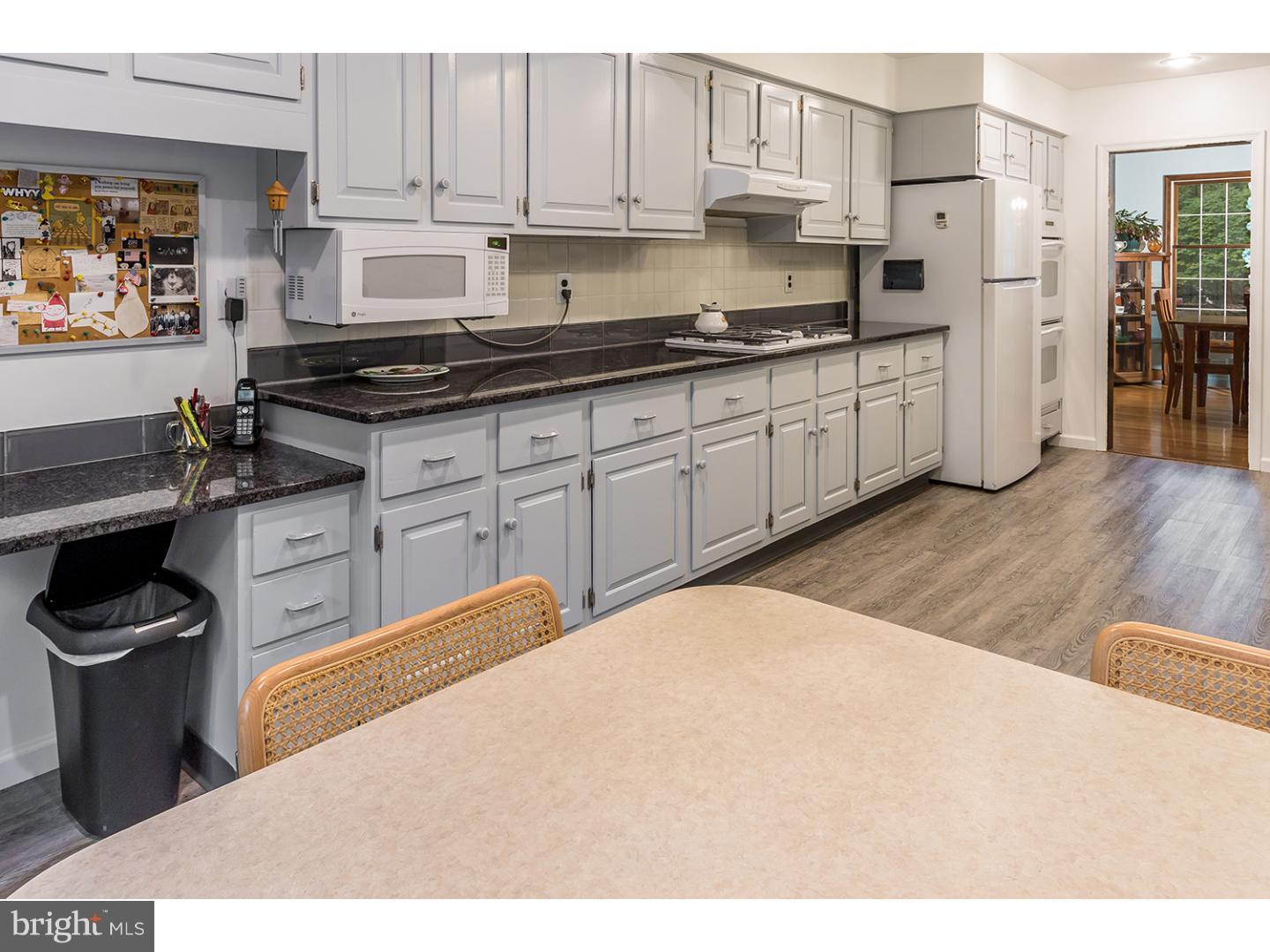 8 Strafford Circle Road Medford, NJ 08055 - Photo 11 of 25 Kitchen
