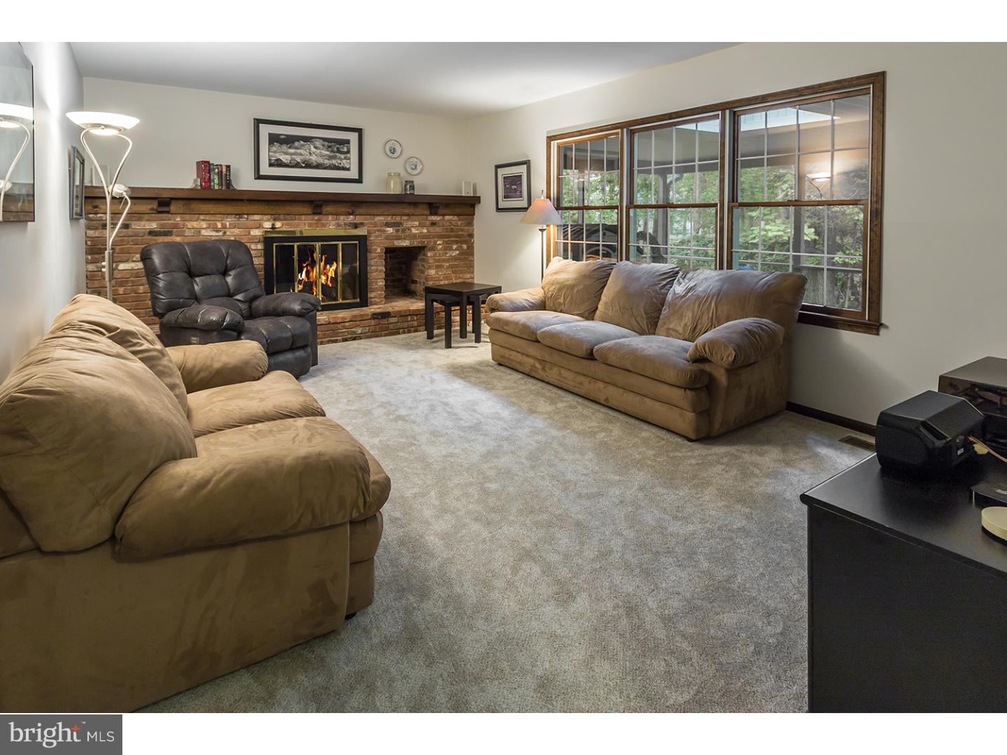 8 Strafford Circle Road Medford, NJ 08055 - Photo 7 of 25 Family Room