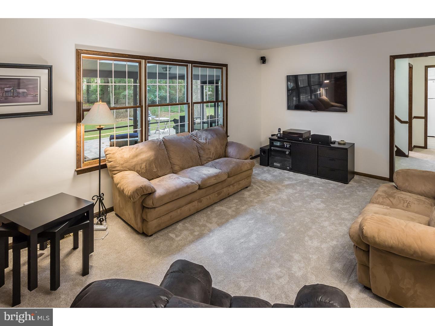 8 Strafford Circle Road Medford, NJ 08055 - Photo 8 of 25 Family Room