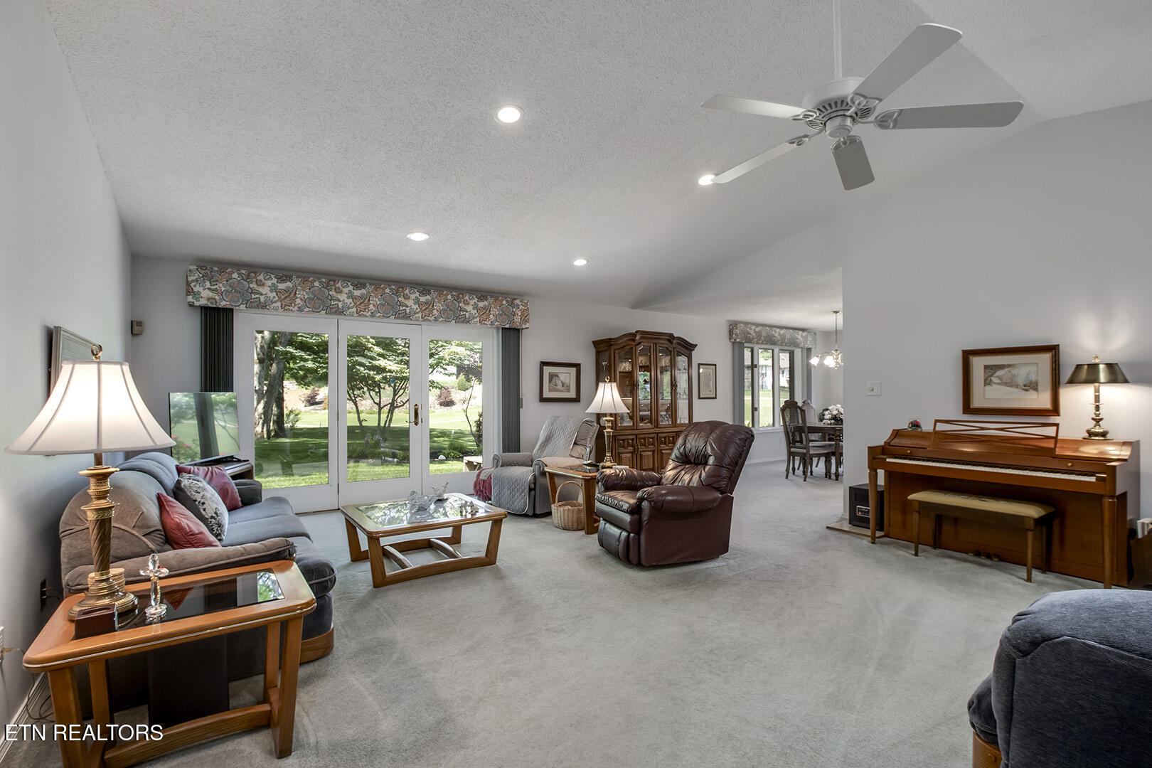 212 Tooweka Lane Loudon, TN 37774 - Photo 11 of 55 11_212 Tooweka Lane_Living05