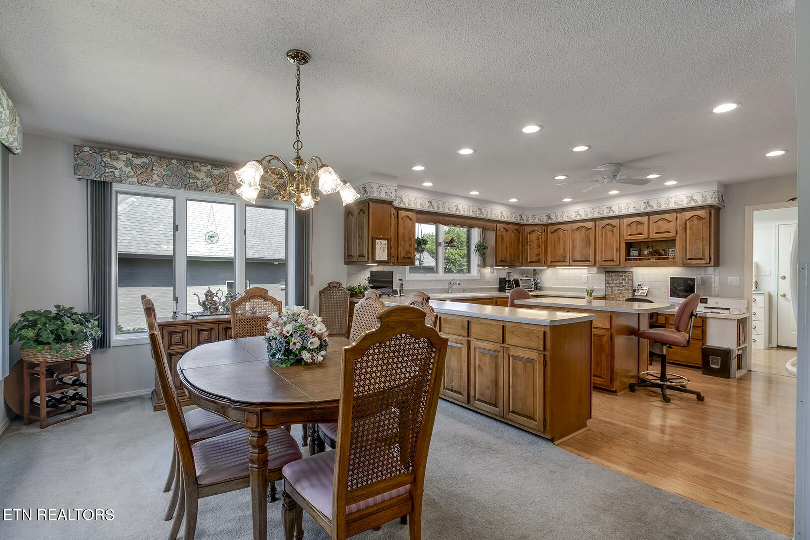 212 Tooweka Lane Loudon, TN 37774 - Photo 18 of 55 18_212 Tooweka Lane_Dining04