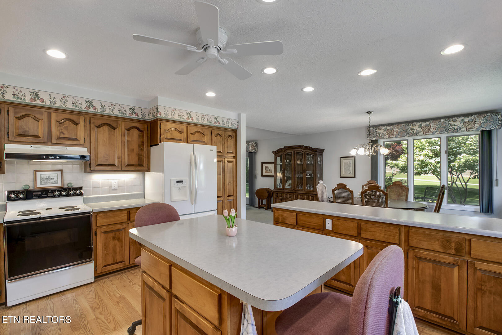 212 Tooweka Lane Loudon, TN 37774 - Photo 20 of 55 20_212 Tooweka Lane_Kitchen02