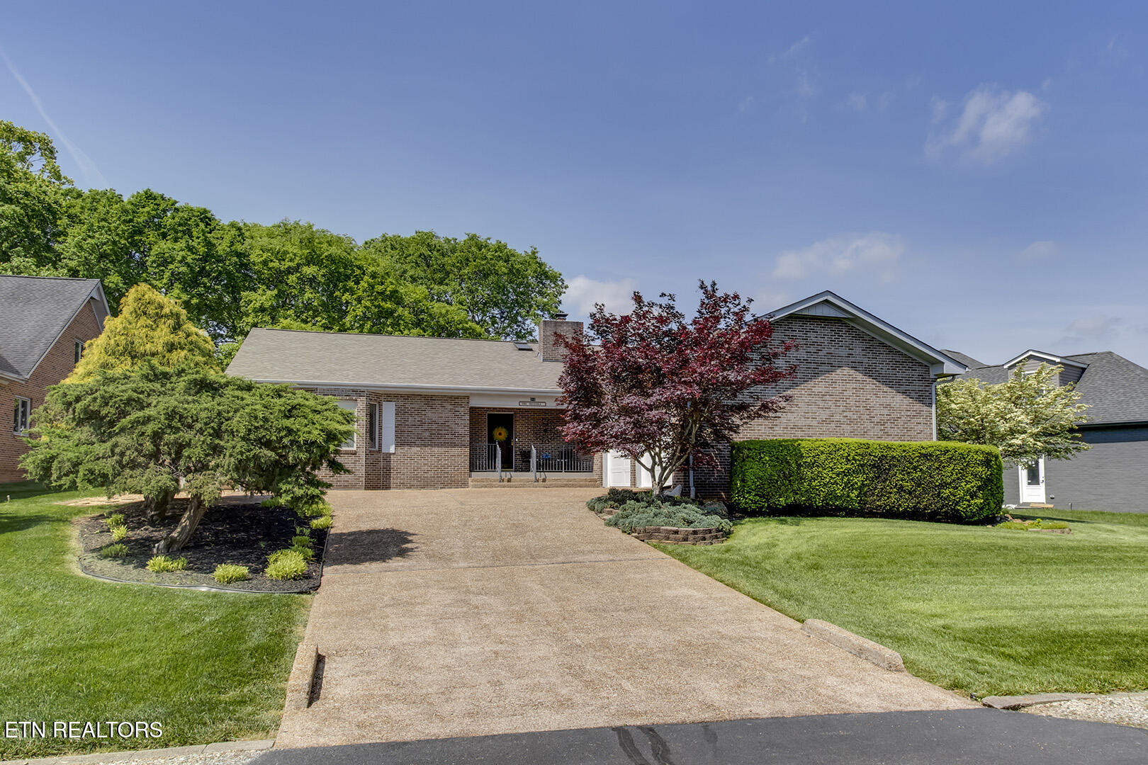 212 Tooweka Lane Loudon, TN 37774 - Photo 2 of 55 02_212 Tooweka Lane_FrontStreetLevel