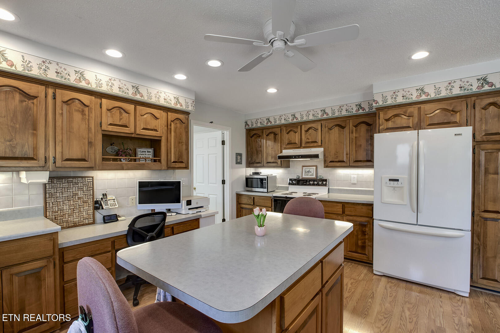 212 Tooweka Lane Loudon, TN 37774 - Photo 21 of 55 21_212 Tooweka Lane_Kitchen03