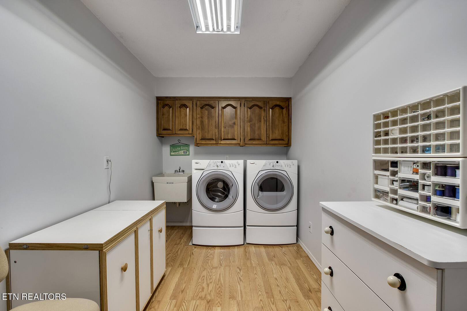 212 Tooweka Lane Loudon, TN 37774 - Photo 24 of 55 24_212 Tooweka Lane_Laundry01