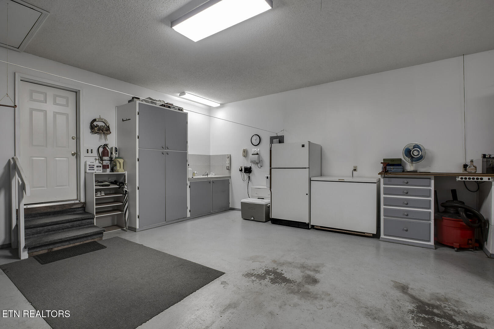 212 Tooweka Lane Loudon, TN 37774 - Photo 25 of 55 25_212 Tooweka Lane_Garage