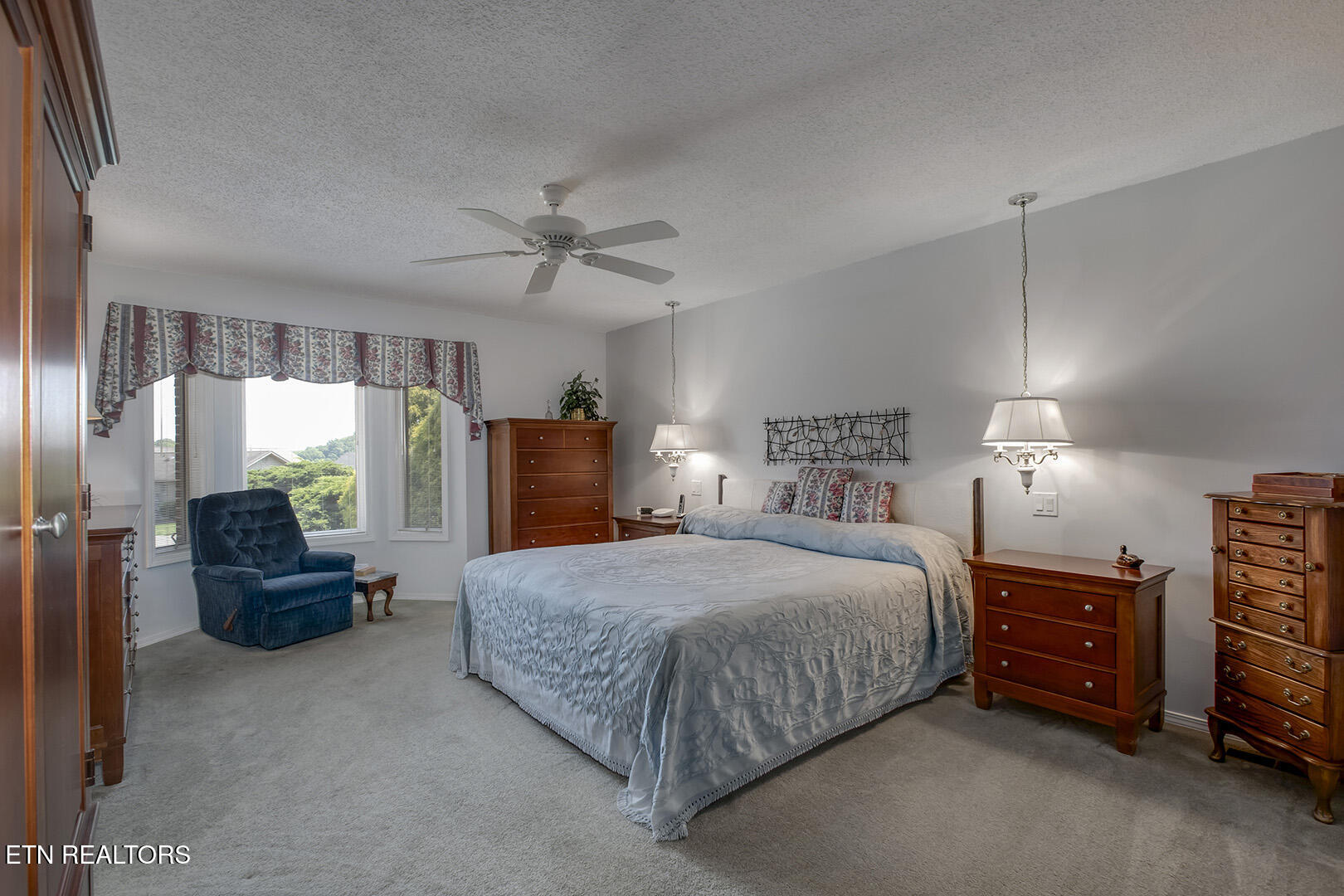 212 Tooweka Lane Loudon, TN 37774 - Photo 29 of 55 29_212 Tooweka Lane_MasterBedroom01