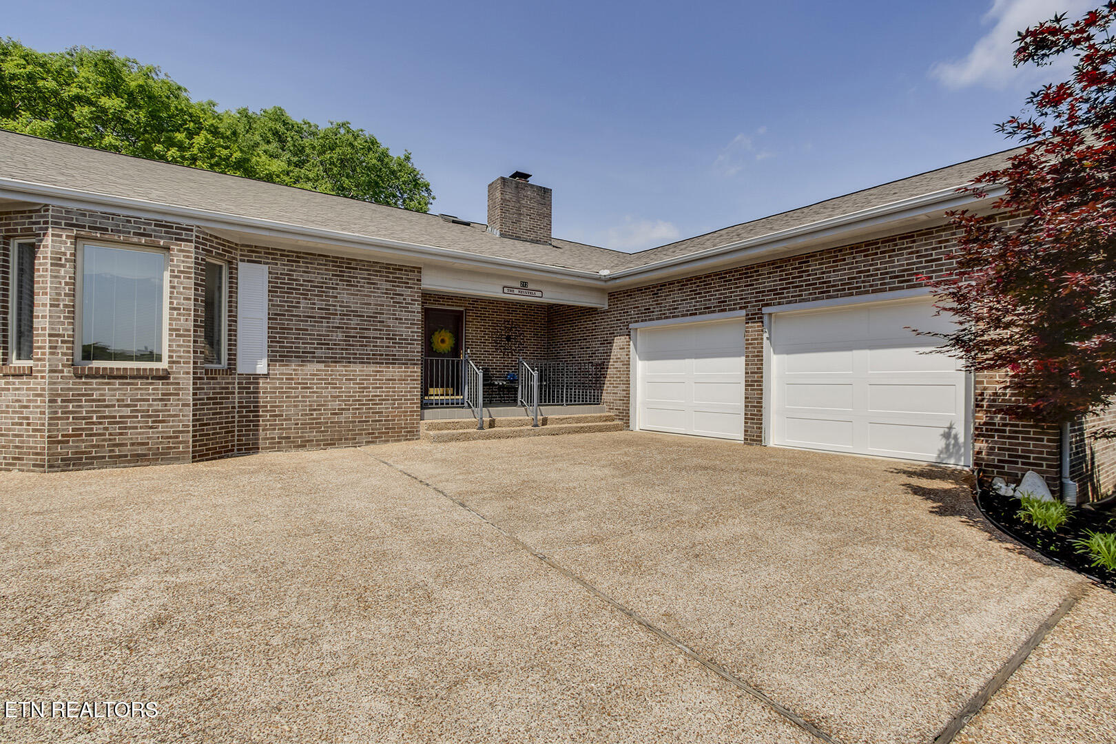 212 Tooweka Lane Loudon, TN 37774 - Photo 3 of 55 03_212 Tooweka Lane_Main-GarageEntries