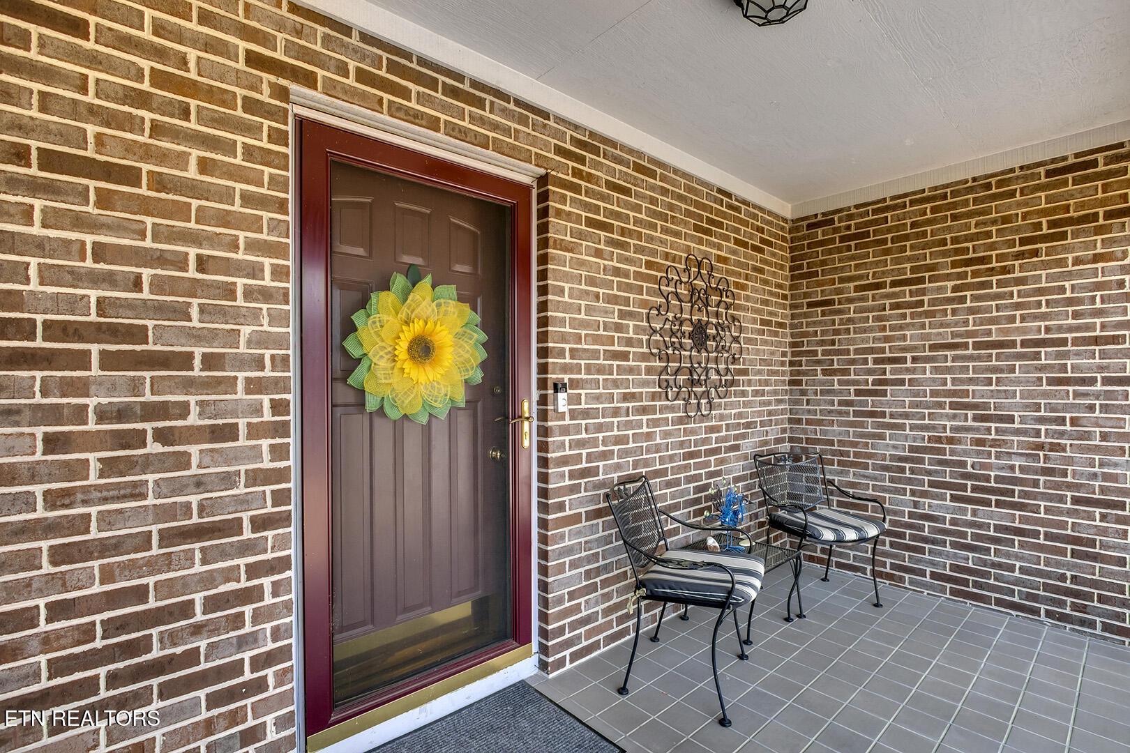 212 Tooweka Lane Loudon, TN 37774 - Photo 6 of 55 06_212 Tooweka Lane_FrontEntry