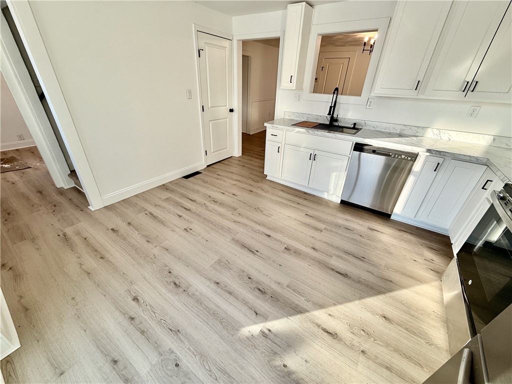 73 West Main Street Le Roy, NY 14482 - Photo 16 of 31