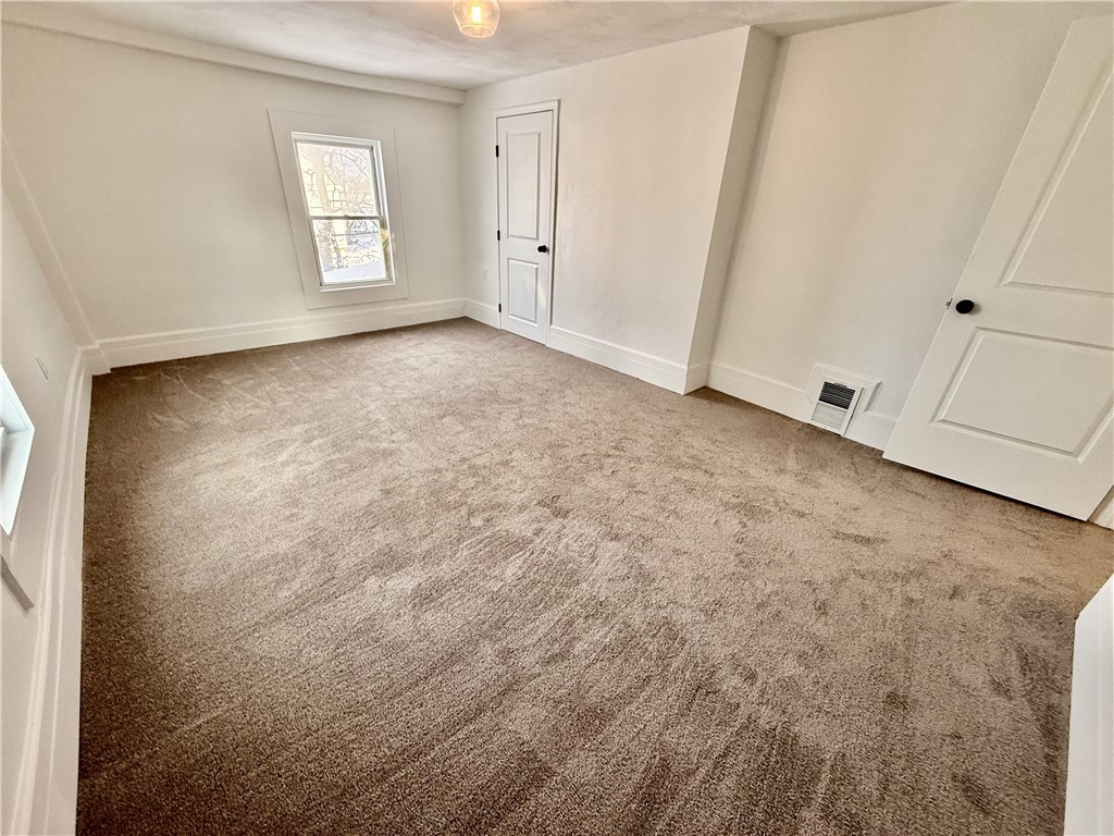 73 West Main Street Le Roy, NY 14482 - Photo 21 of 31