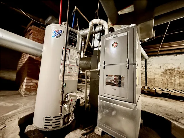 $99,999 | 73 West Main Street, Le Roy, NY 14482