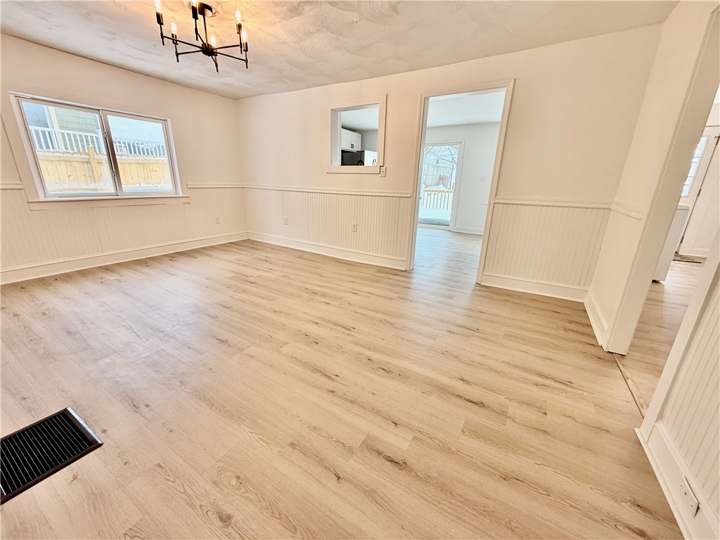 73 West Main Street Le Roy, NY 14482 - Photo 7 of 31